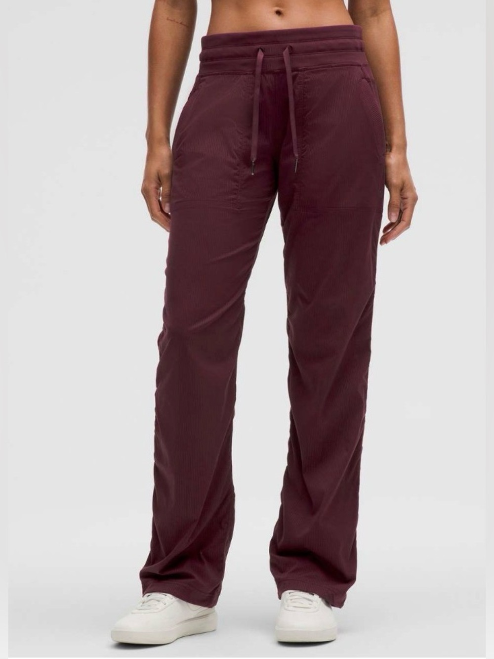 Lululemon Dance Studio Mid-Rise Pant *Short
Garnet Size 12